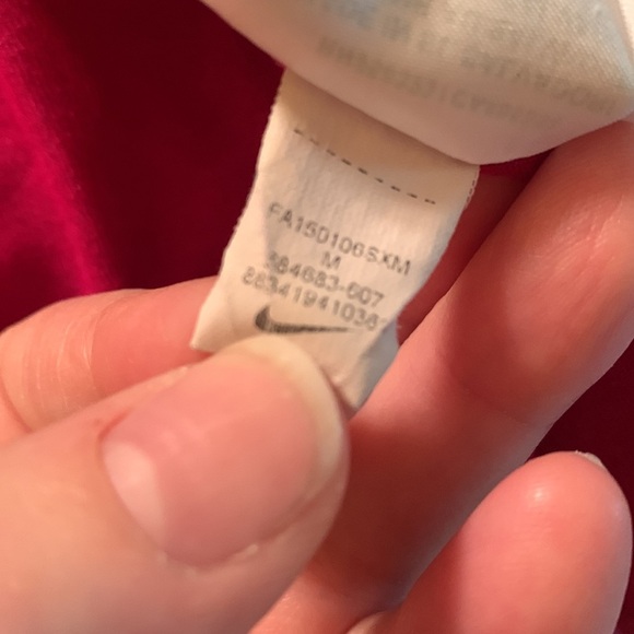 The Nike Tee Dri Fit with an athletic cut - Picture 10 of 10